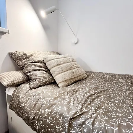 Walk To Park, Modern 2bd Kitchen! Balcony, Parking Apartmán *