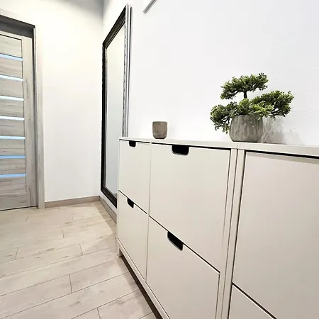 Apartmán Walk To Park, Modern 2bd Kitchen! Balcony, Parking