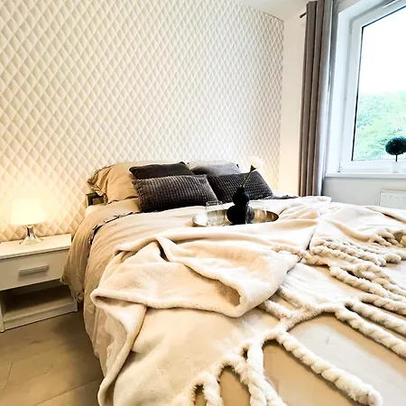 Apartmán Walk To Park, Modern 2bd Kitchen! Balcony, Parking