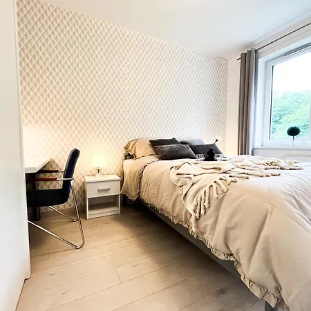 Walk To Park, Modern 2bd Kitchen! Balcony, Parking Apartmán *