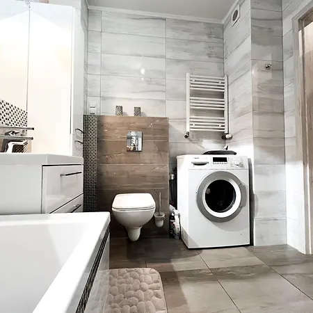 Walk To Park, Modern 2bd Kitchen! Balcony, Parking